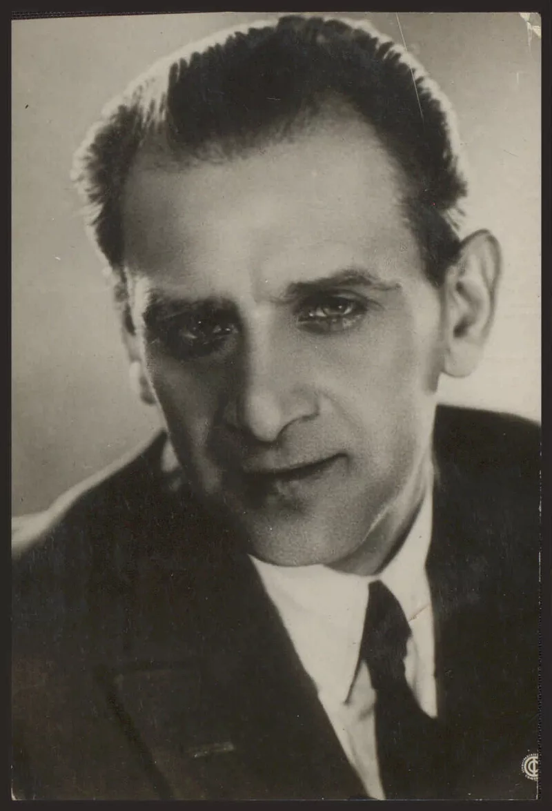 Владимир Петров